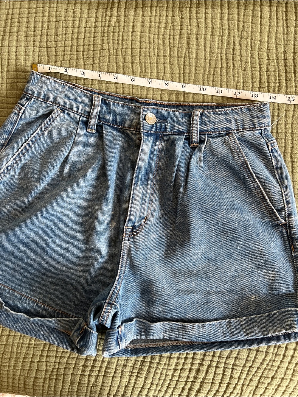 American Eagle high rise mom short